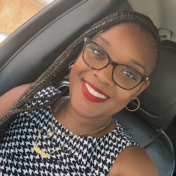 Meet your Posher, Monique - Picture 1 of 1